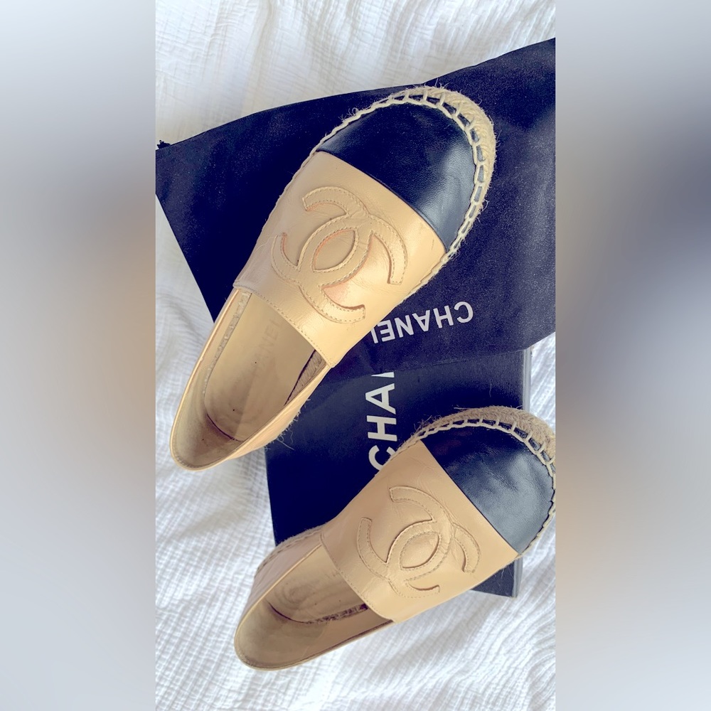 CHANEL Espadrilles
Lambskin Black Size 36